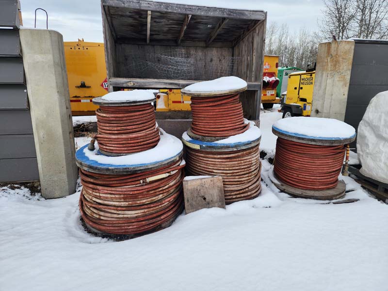 spools of compressor hoses