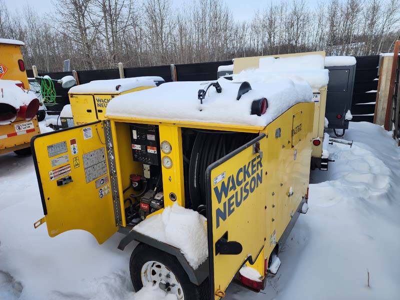 wacker neuso compressor with pannels open