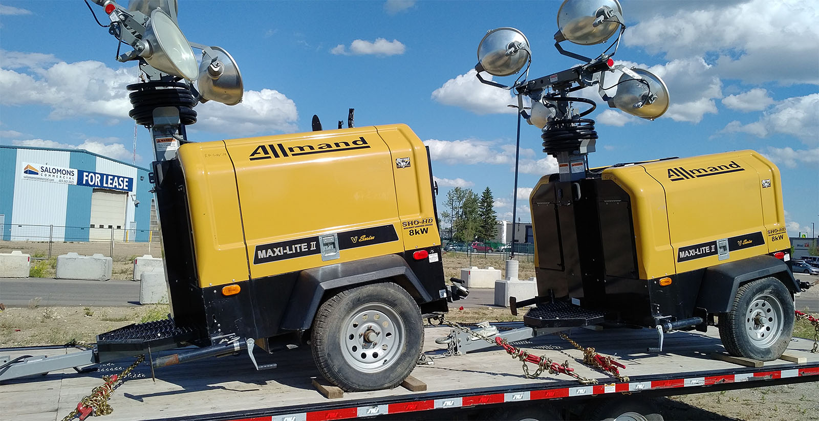 light towers on a trailer